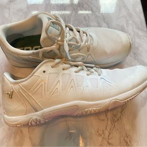 Varsity edge cheer shoes size 8